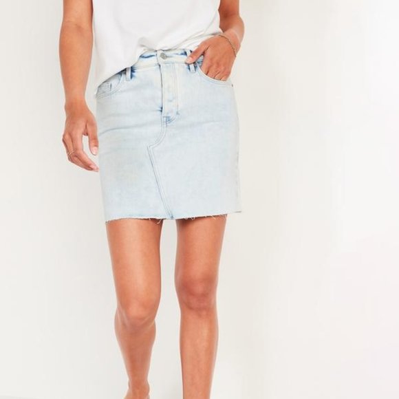 Old Navy  High-Waisted Button-Fly Frayed-Hem Jean Skirt For Women - Picture 4 of 6